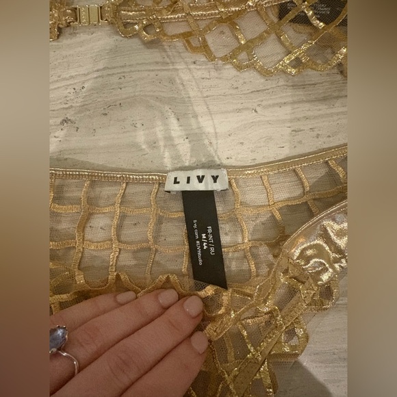 Livy gold lingerie set - Picture 8 of 13